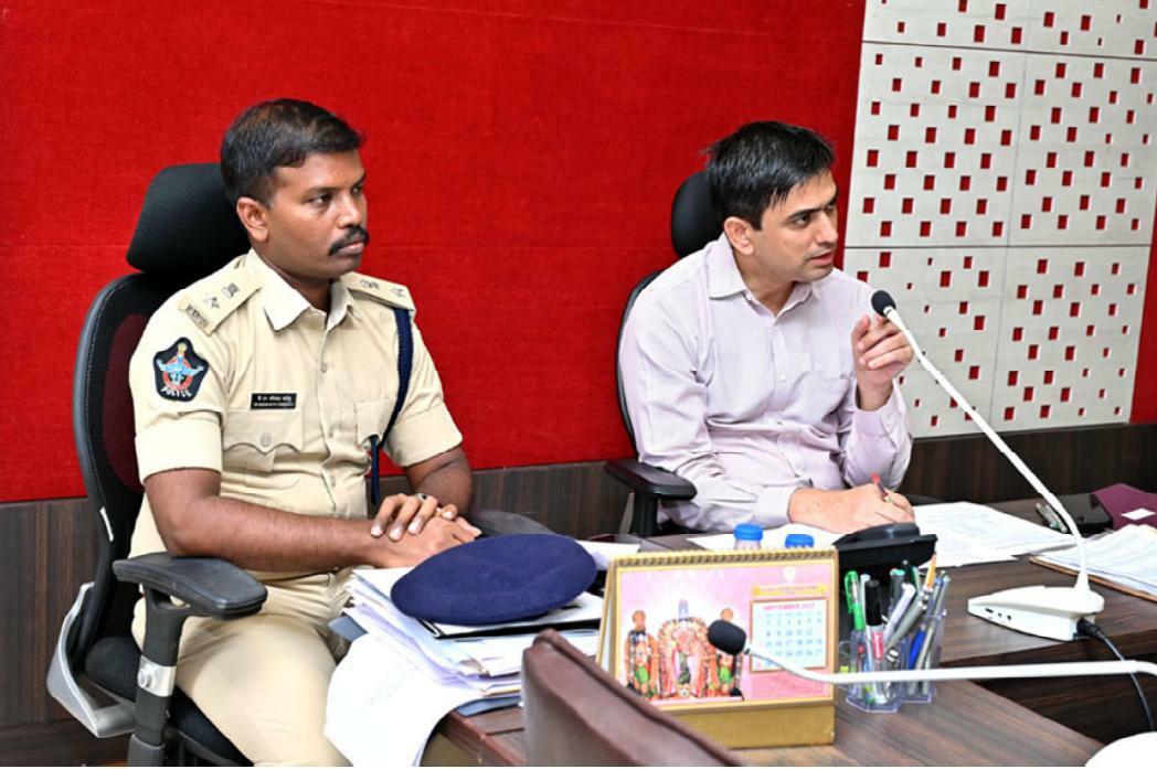 జిల్లాలో ఎక్కడైనా నది ప్రవాహక ప్రాంతాల నందు ఇసుక తవ్వుట నిషేధం :- జిల్లా కలెక్టర్ సుమిత్ కుమార్