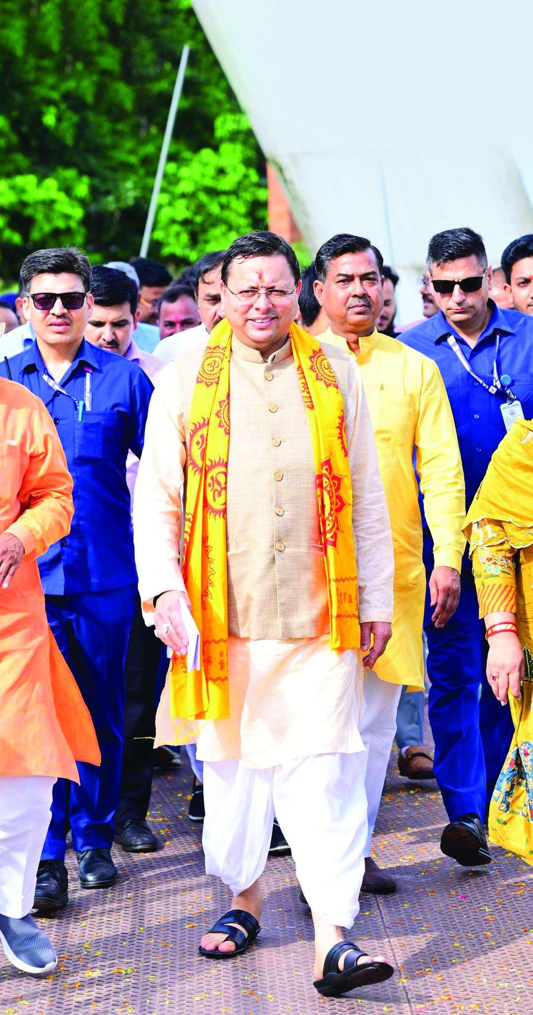 सीएम धामी ने जीता युवाओं का दिल