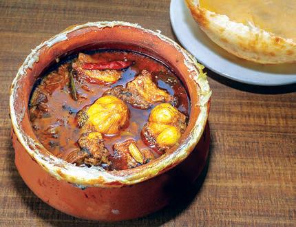 মাংস রাঁধিব খাইব সুখে