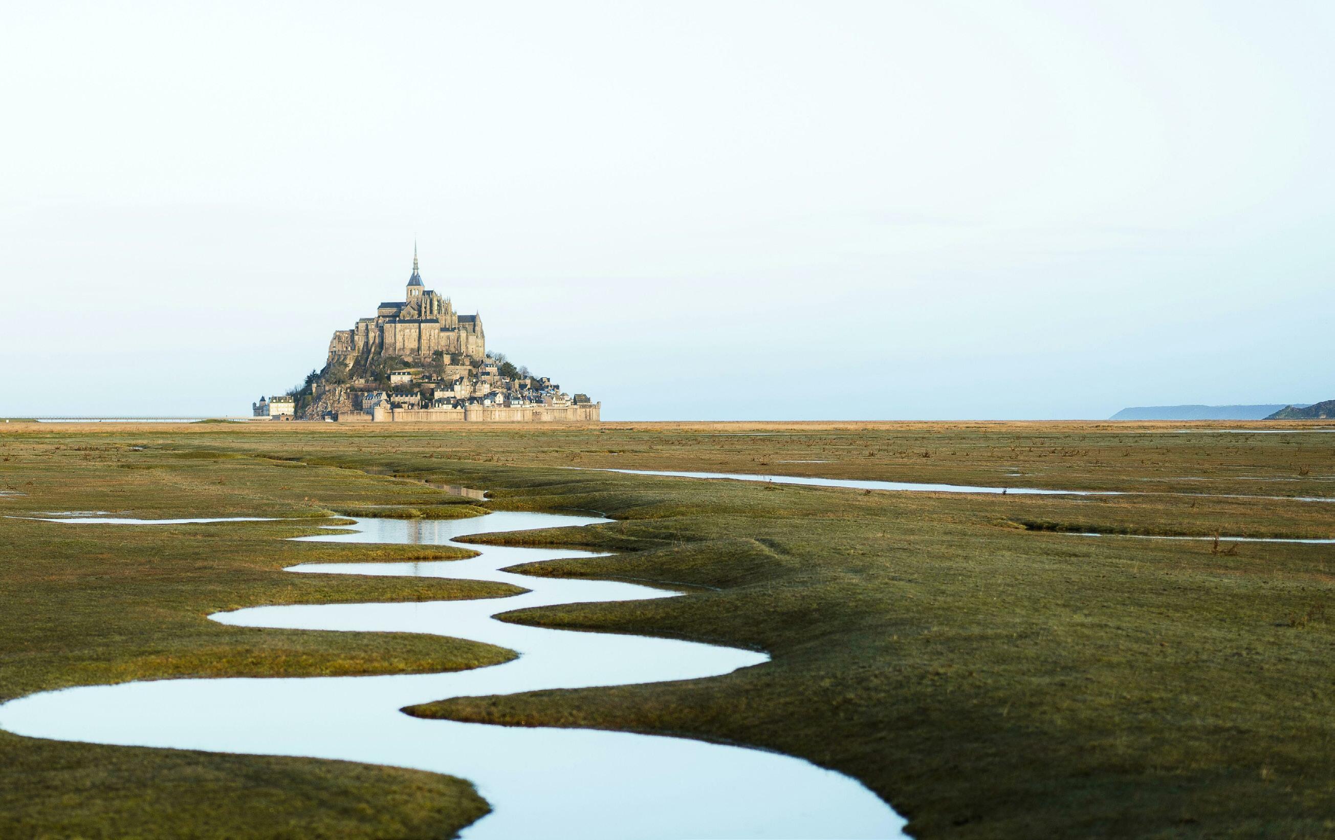 A CURATED GUIDE TO FRANCE