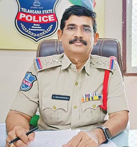 నిషేధిత చైనా మాంజా స్వాధీనం