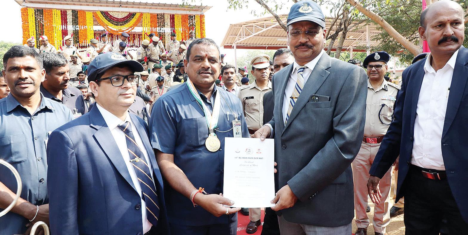 జాగిలాల పాసింగ్ అవుట్ పరేడ్