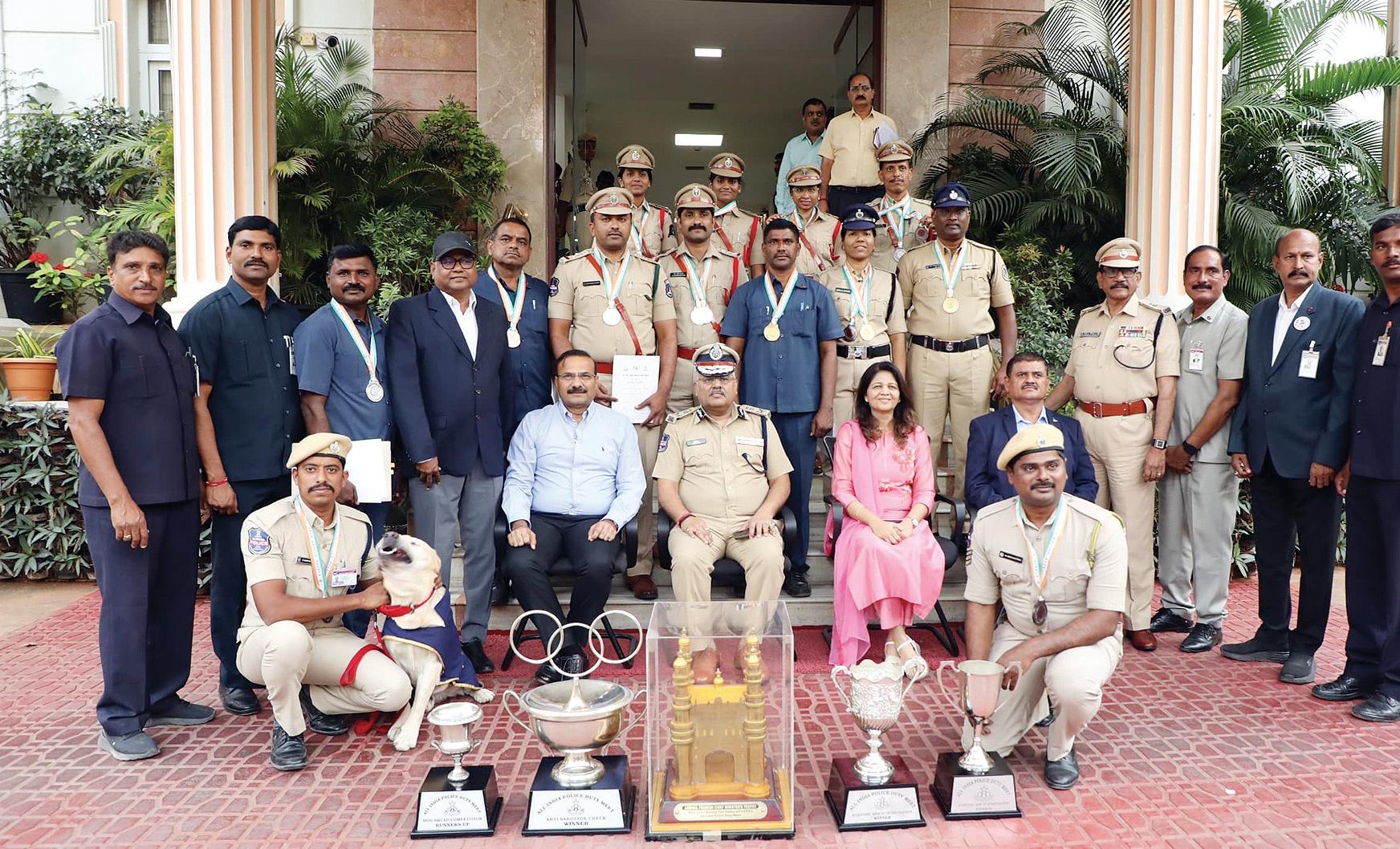 పోలీస్ డ్యూటీ మీట్