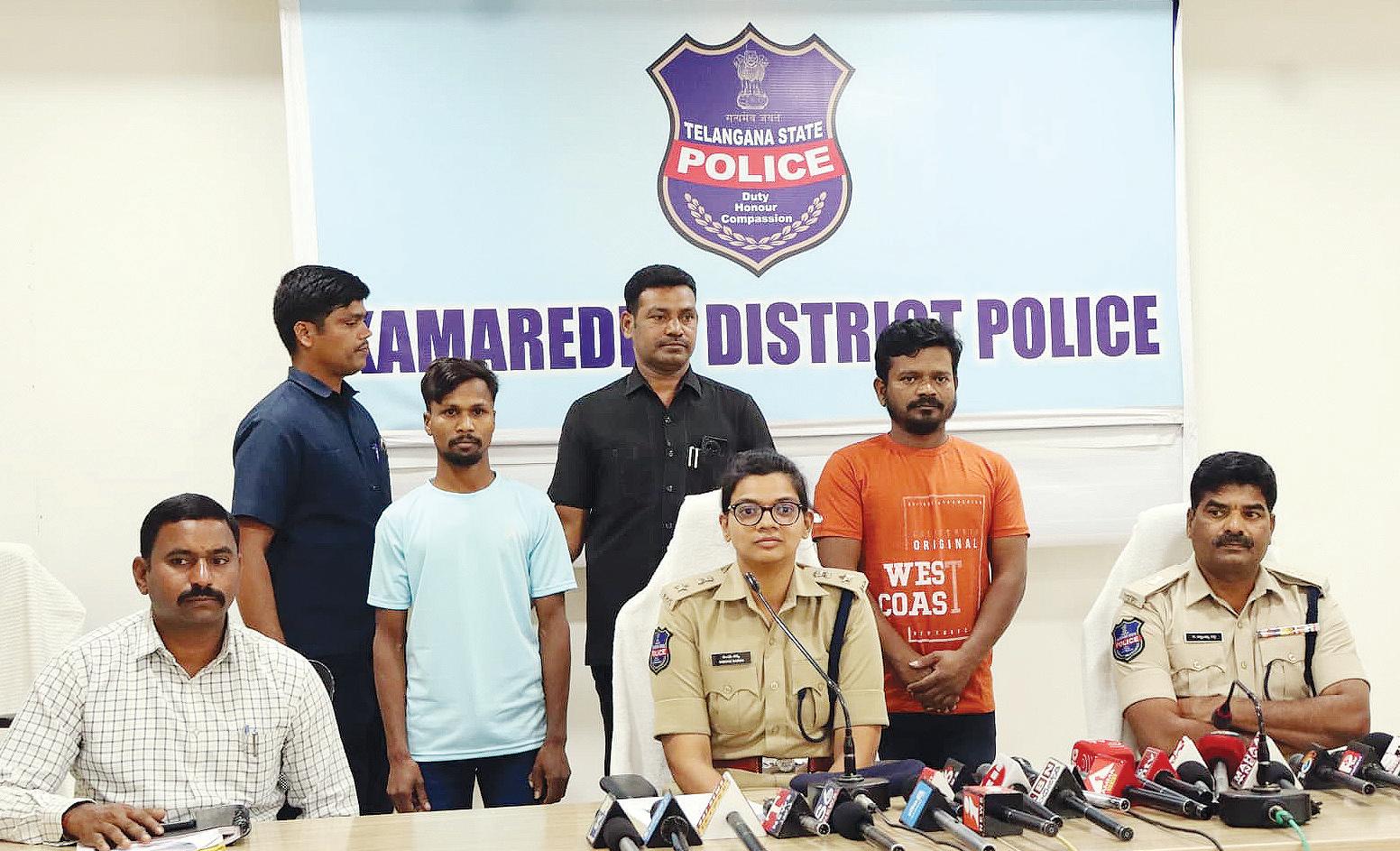అజ్ఞాతంలో ఉన్న సభ్యులు లొంగుబాటు