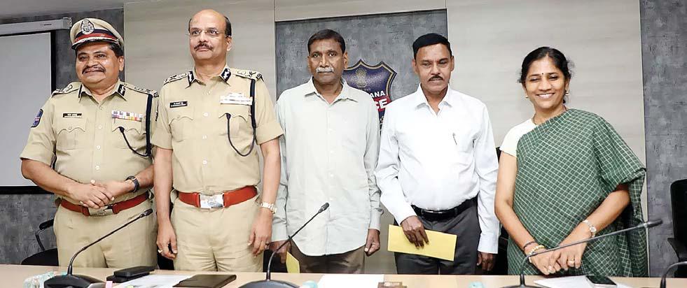 జన జీవన స్రవంతిలో మావోయిస్టు నాయకులు