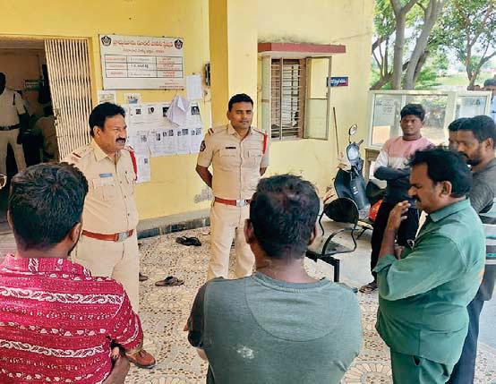 మట్కా ఆడేవారికి పోలీసులు కౌన్సిలింగ్