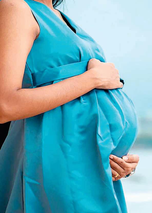గర్భవతిని చేస్తే పదిలక్షలు... ముఠా అరెస్ట్