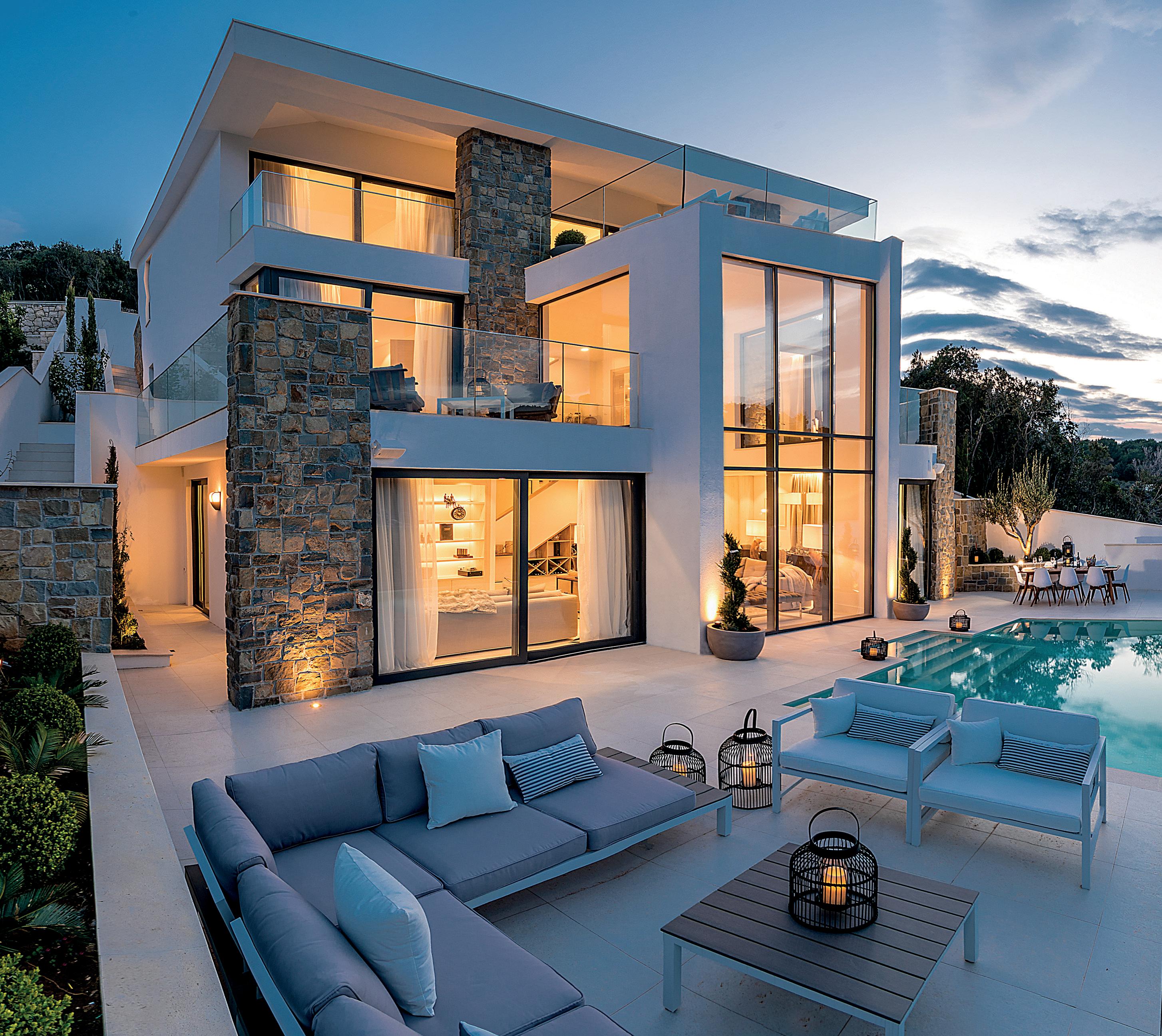DESIGNS THAT TELL A STORY
