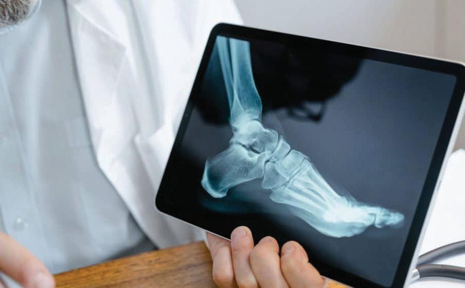 ZIMMER BIOMET LAUNCHES AI AND ROBOTIC SYSTEMS FOR ORTHOPEDIC SURGERIES