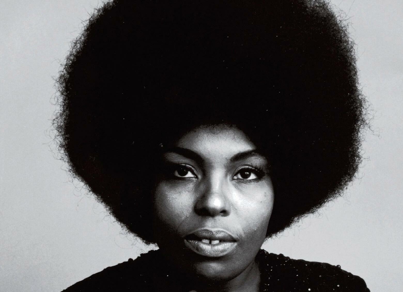 'Killing Me Softly' Singer Roberta Flack Dies at 88 After ALS Battle