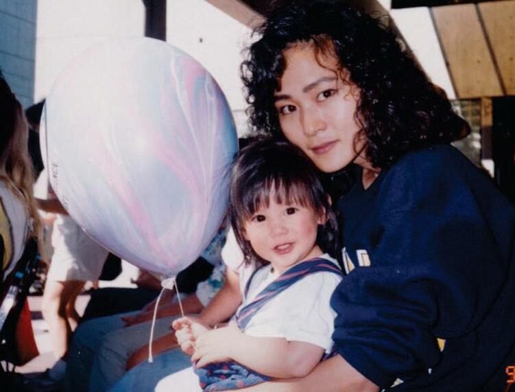 SINGER & AUTHOR MICHELLE ZAUNER FINDING STRENGTH IN GRIEF