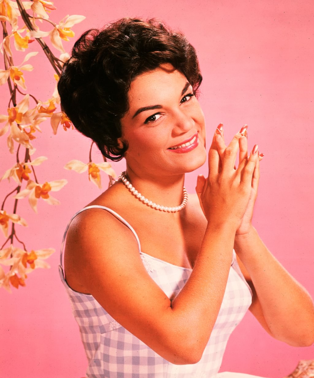 1937-2025 Connie Francis, 'Pretty Little Baby' Singer, Dies at 87