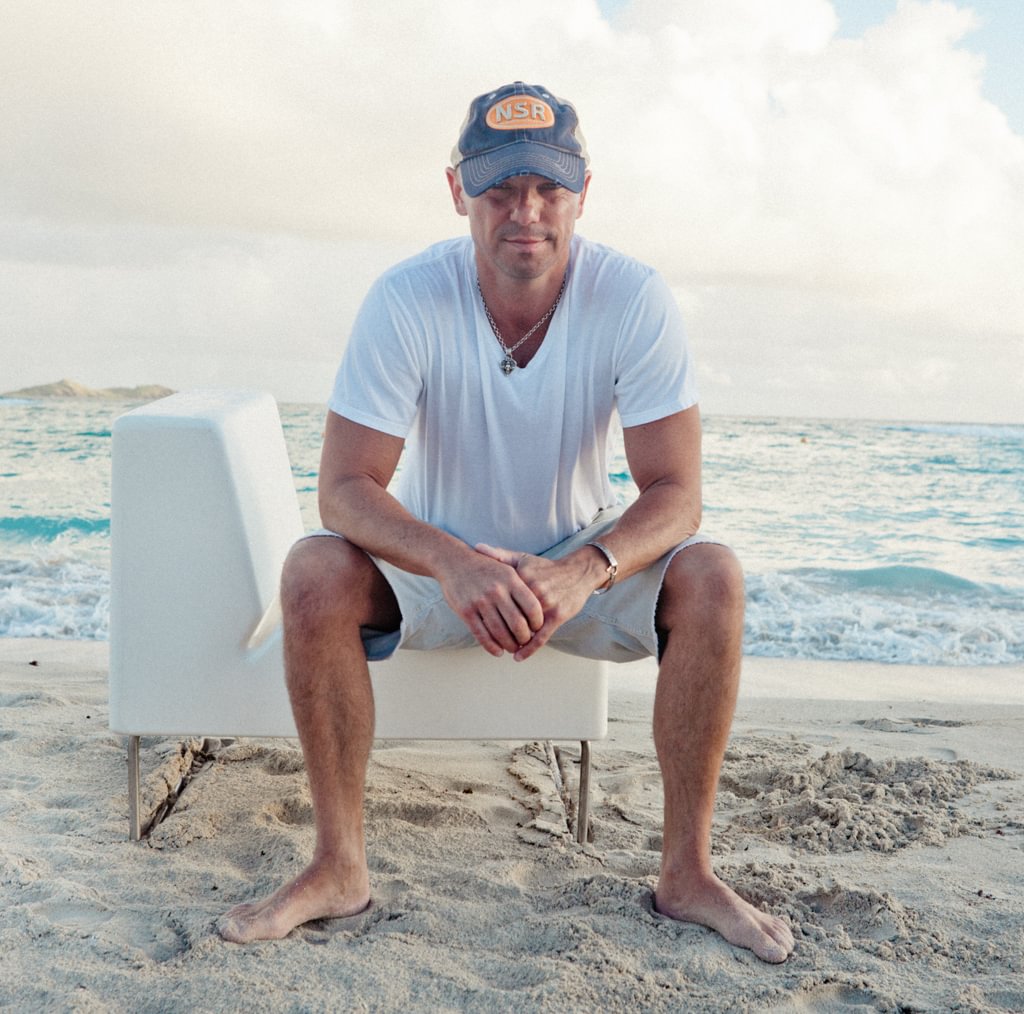 KENNY CHESNEY WHAT I KNOW NOW NO SHOES & NO PROBLEMS!