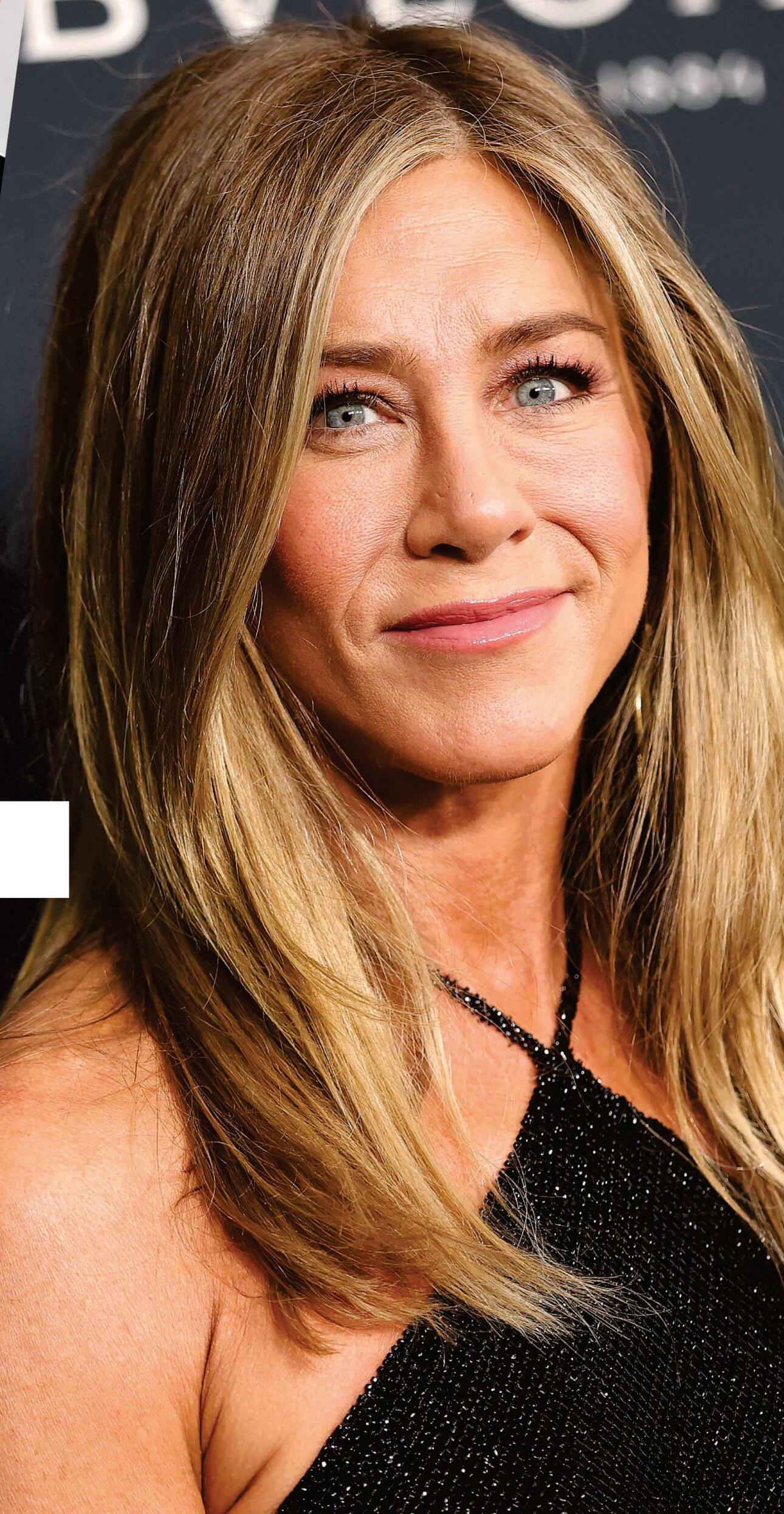Inside Jennifer Aniston's First Holiday Season With Jim Curtis: 'She Truly Loves Him'
