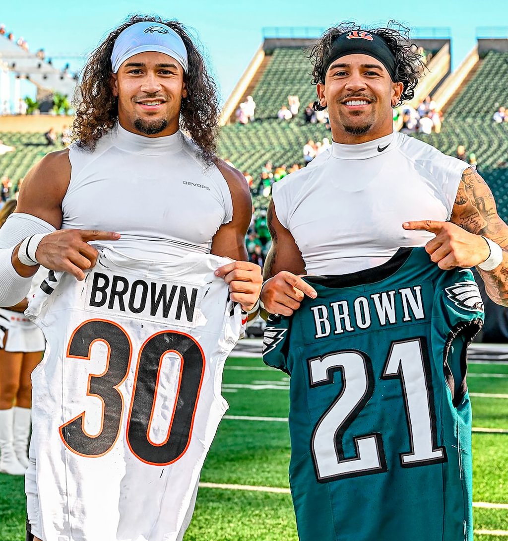 NFL STARS CHASE & SYDNEY BROWN TWINS TAKE THE FIELD!