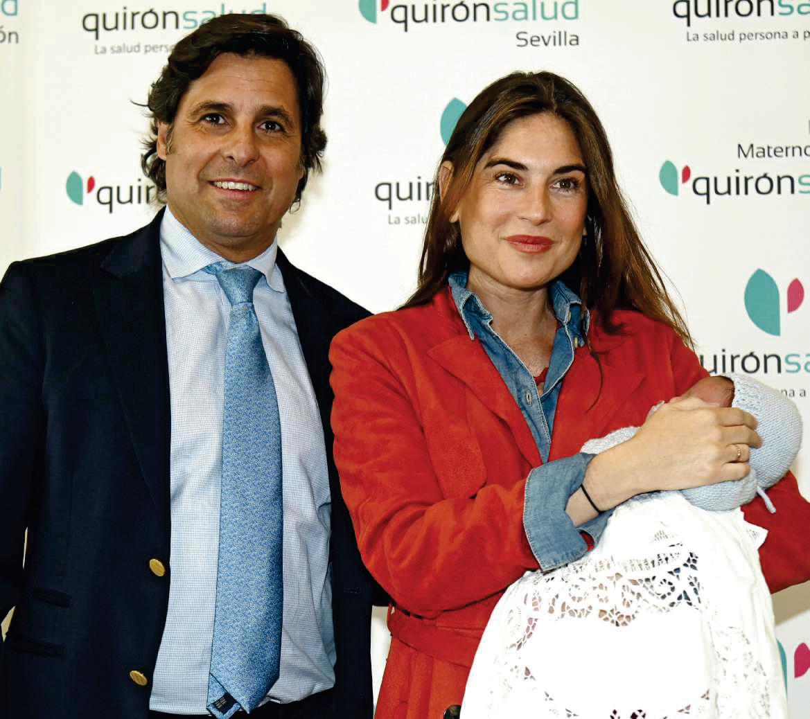 FRAN RIVERA Y LOURDES MONTES ya están en casa con el pequeño Nicolás