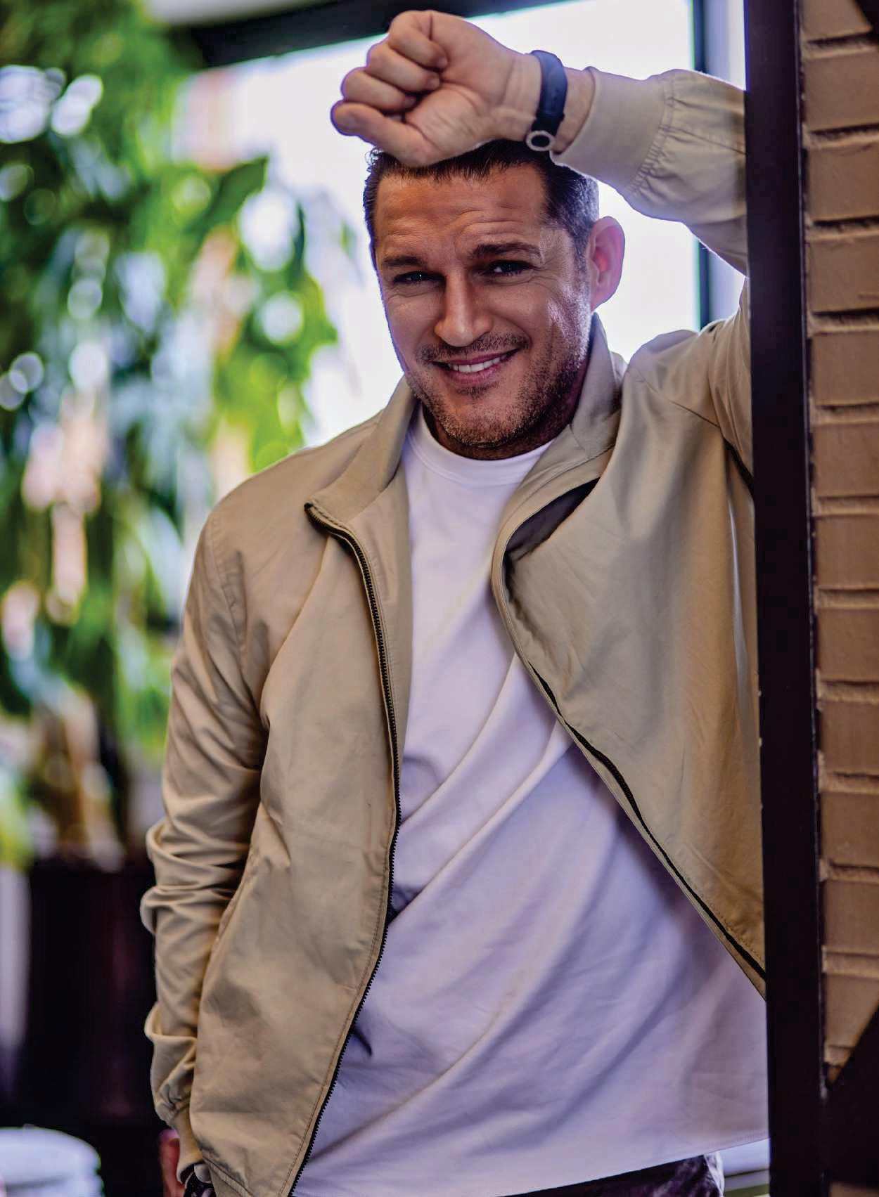 CANTANTE MANU TENORIO