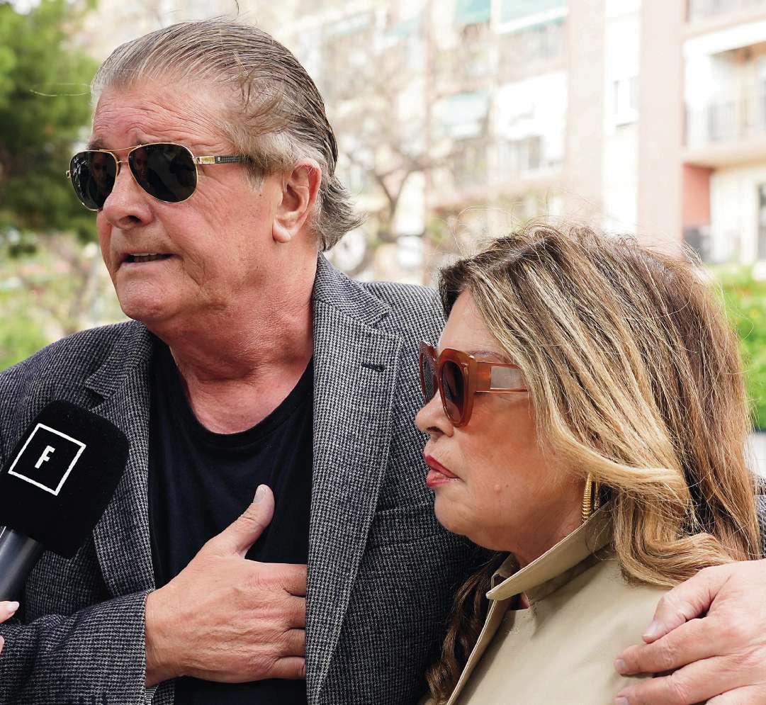 FRANCISCO roto, despide a su hermano