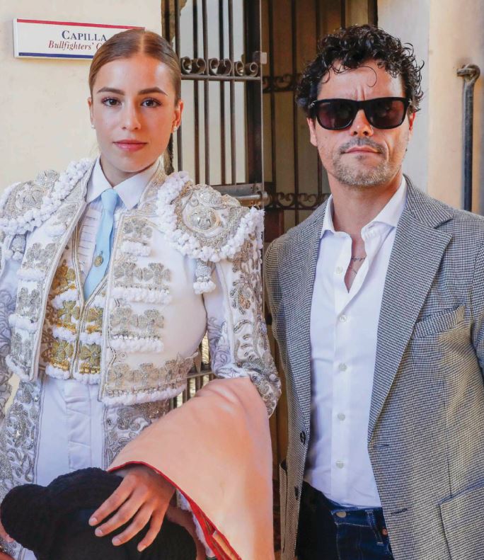 MIGUEL ABELLAN tres años de relación con su joven novia novillera
