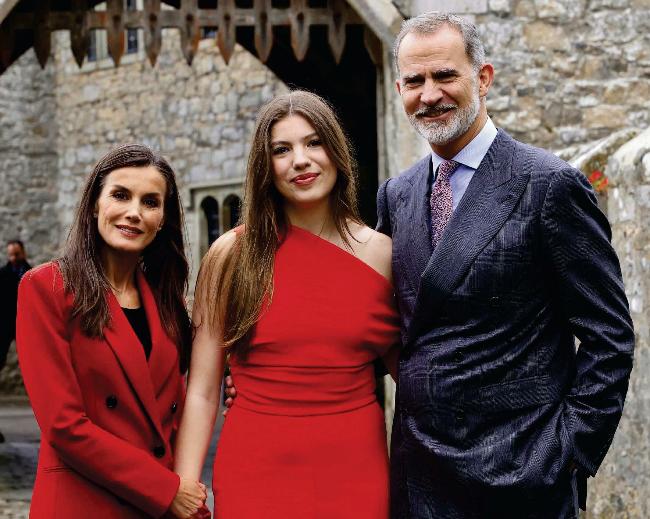 LA INFANTA SOFIA enorgullece a sus padres, los Reyes, durante su graduación