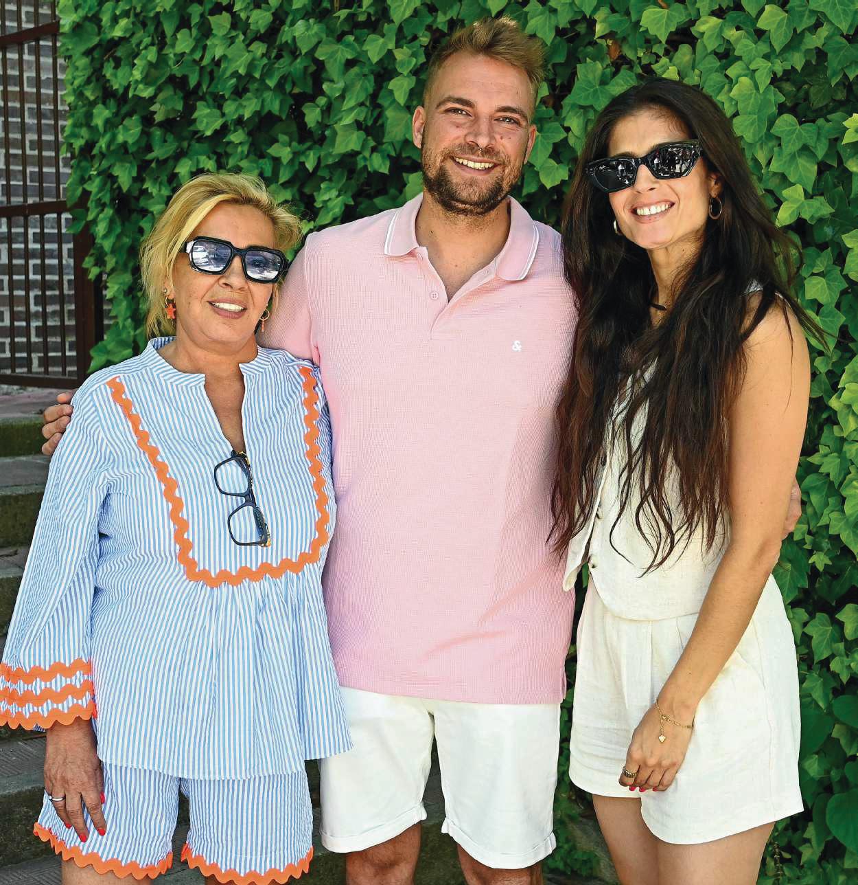 CARMEN BORREGO celebra el cumpleaños de su nieto rodeada de su familia