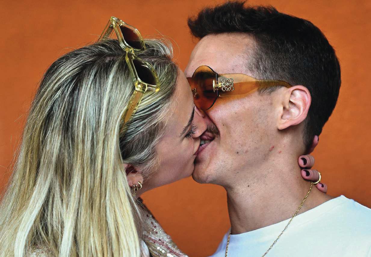 MIGUEL HERRÁN presume de nueva novia en Roland Garros