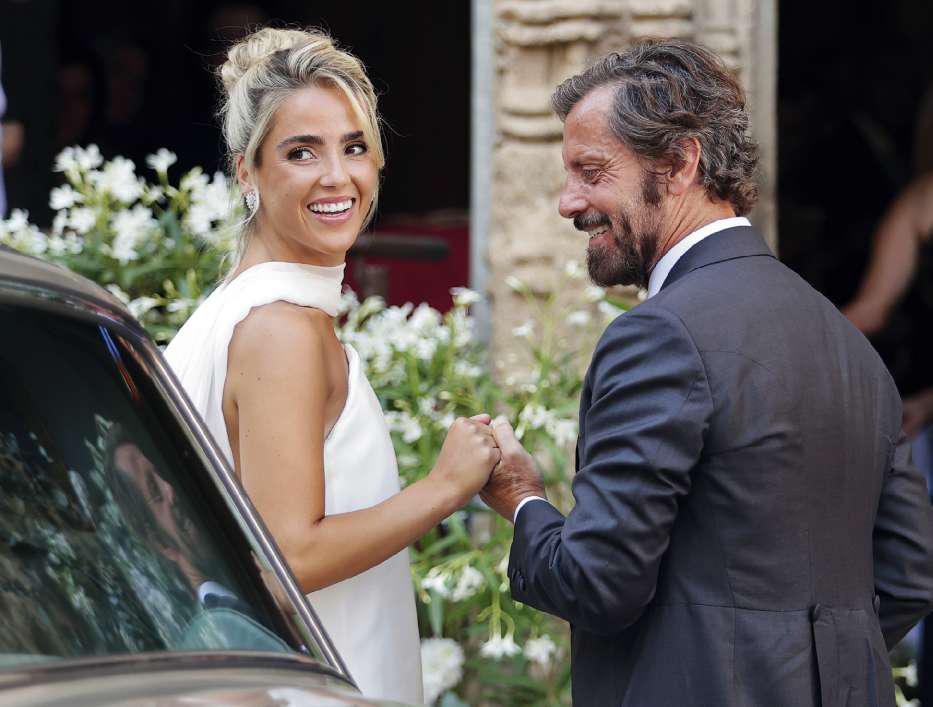 PATY SÁNCHEZ-FLORES reúne al clan Flores en su “sí” con Javier Millet