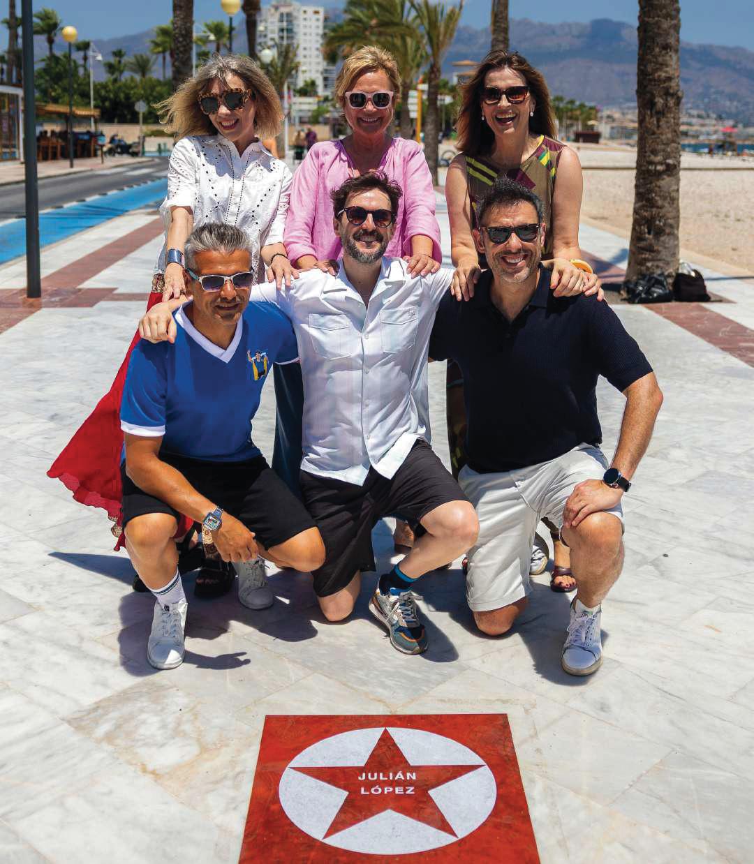 JULIÁN LÓPEZ se hace un hueco en el Paseo de la Fama más largo de España