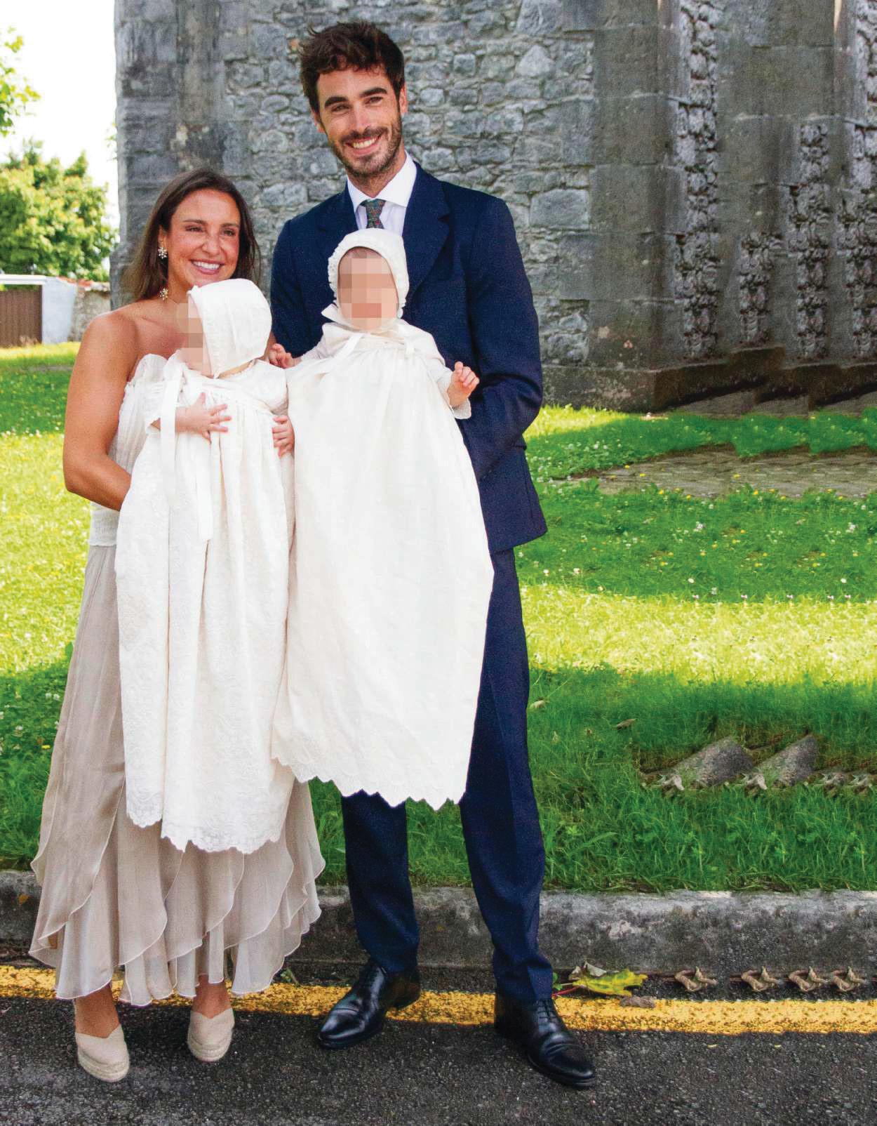 MARTA POMBO bautiza a sus mellizas en Cantabria