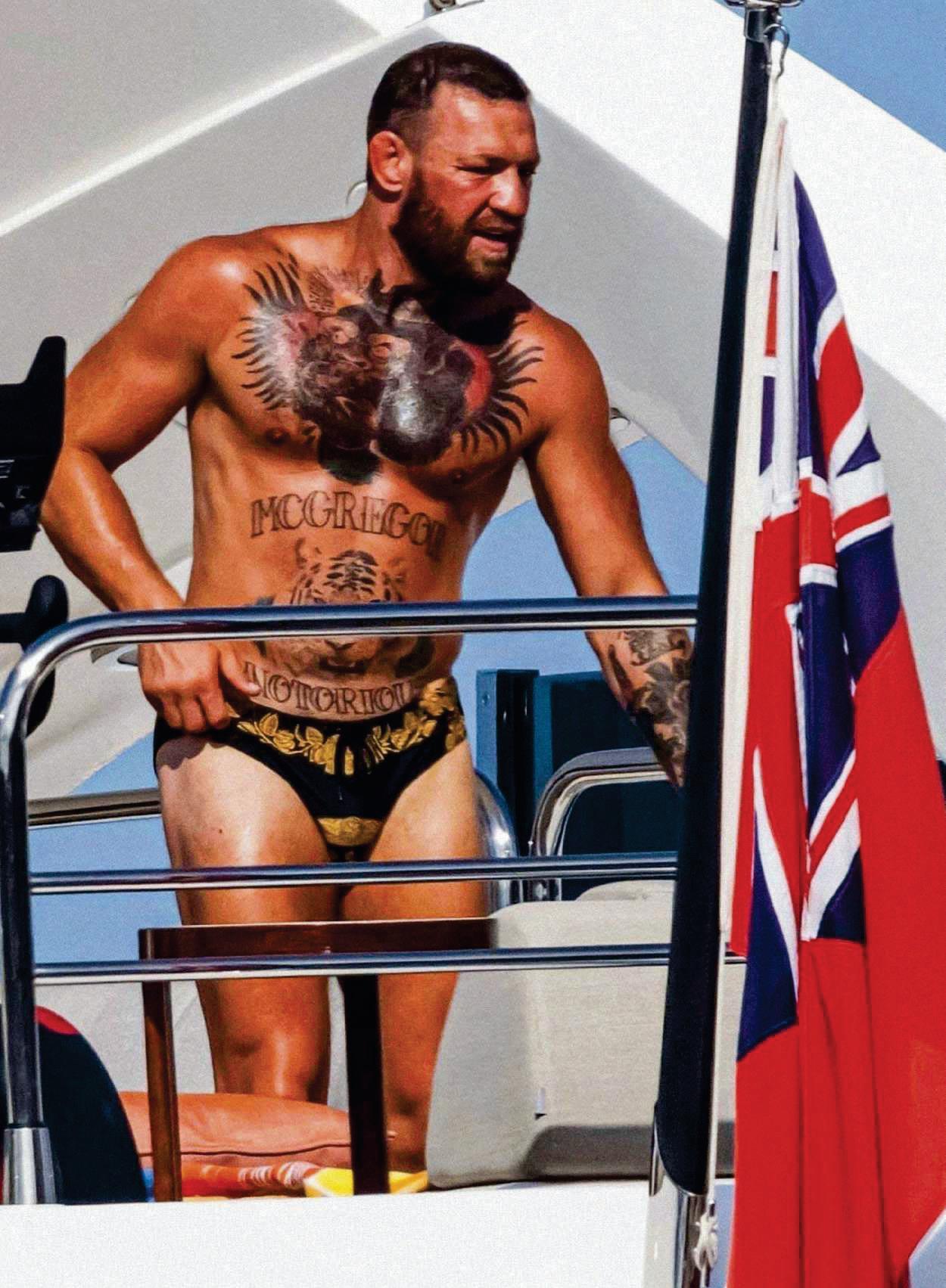 CONOR MCGREGOR desconectando de la rutina en familia