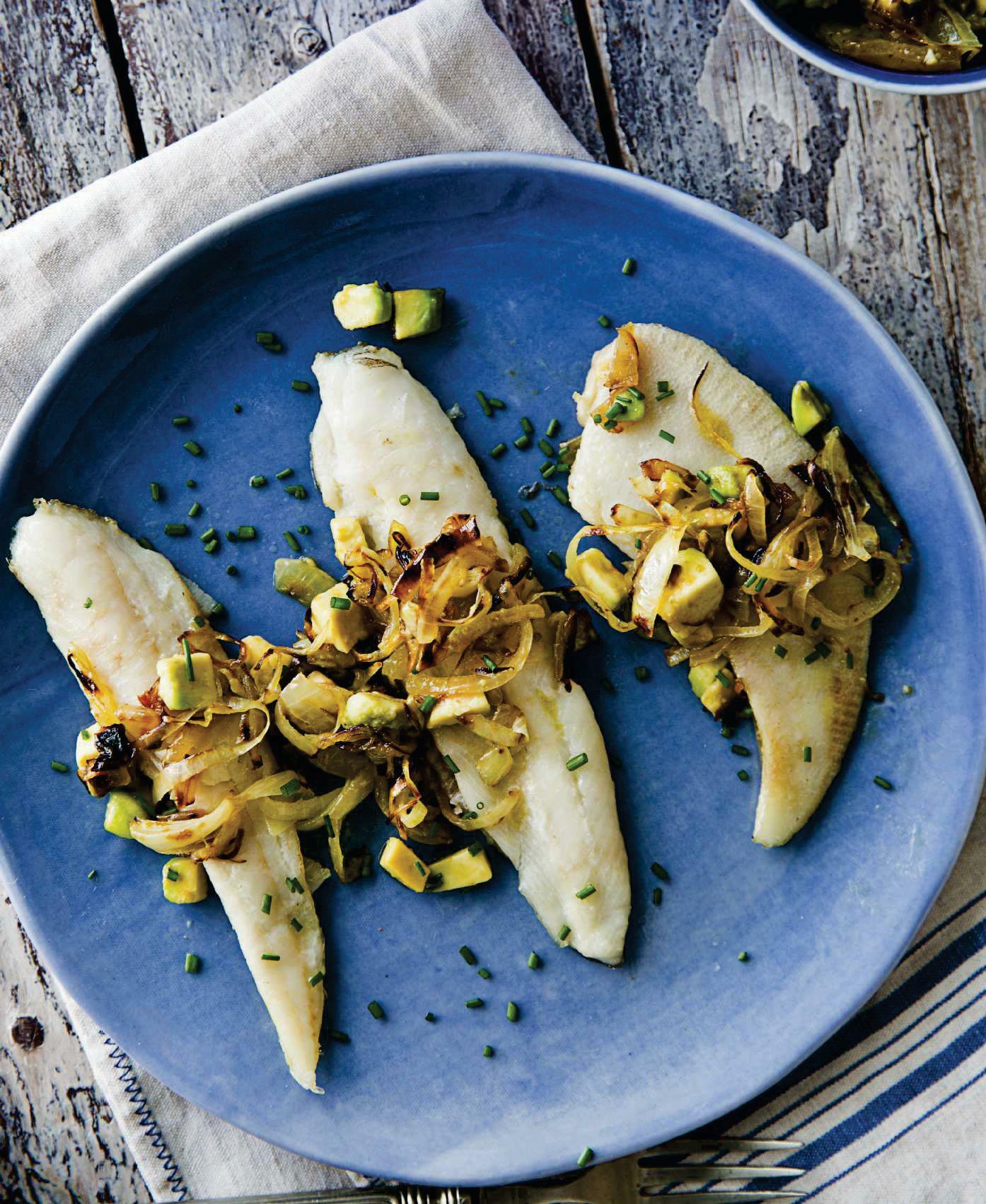 Gallos con vinagreta de aguacate