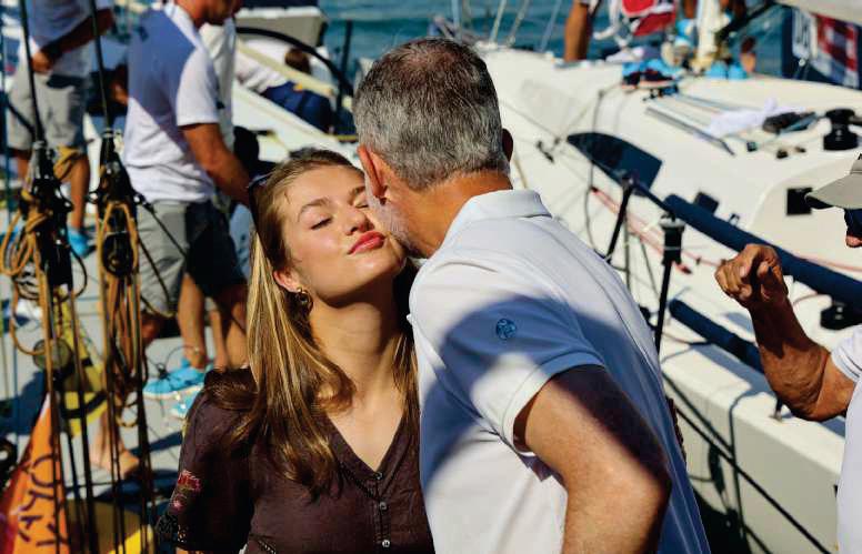 LA FAMILIA REAL intensas "vacaciones" en Mallorca