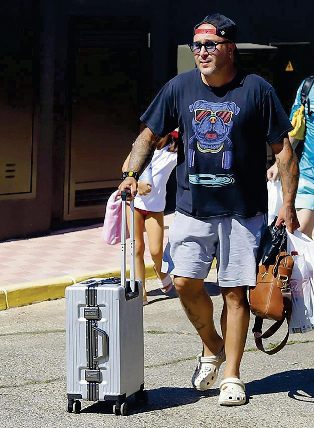 KIKO RIVERA se lleva a sus hijas a Huelva