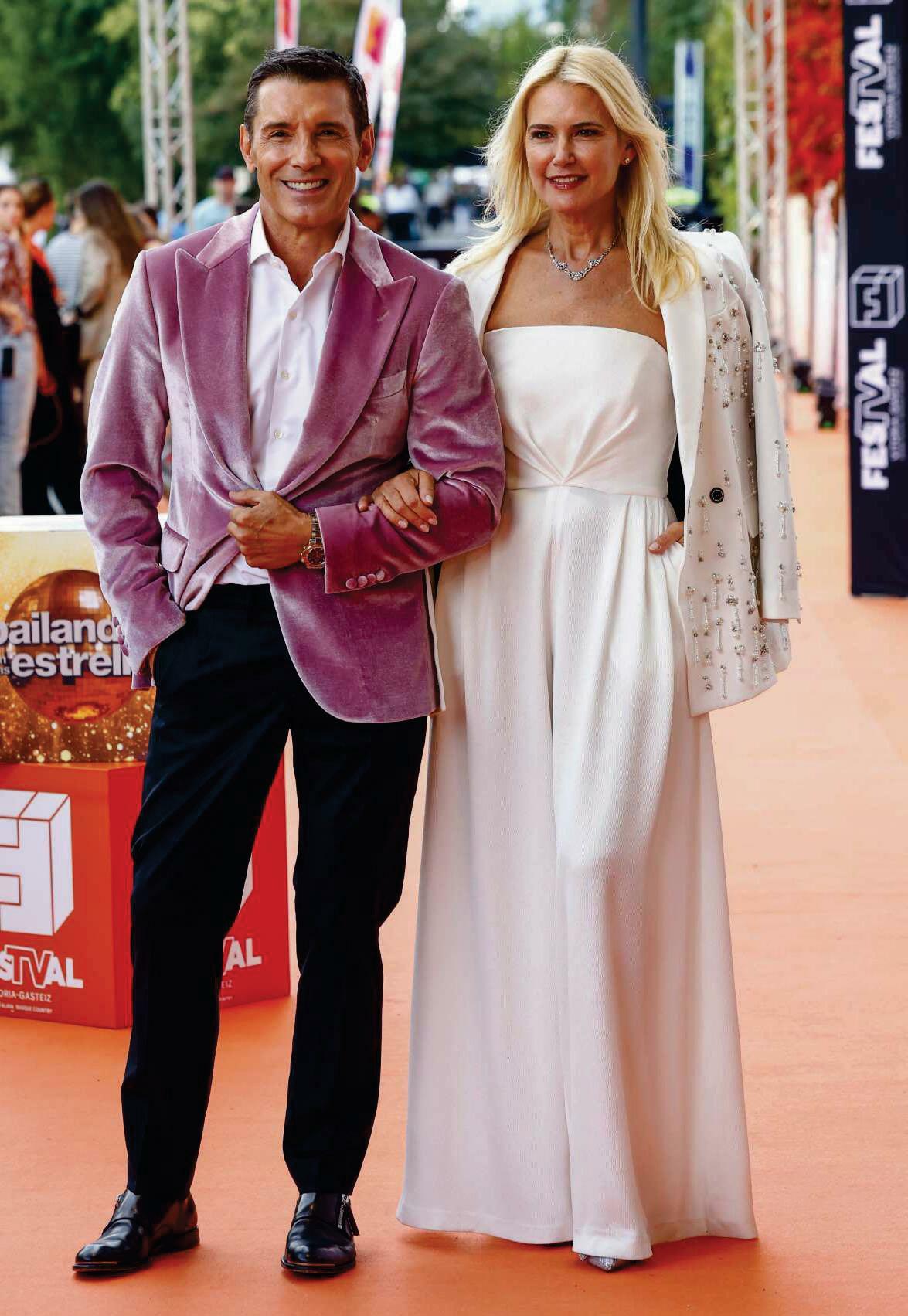 JESUS VAZQUEZ Y VALERIA MAZZA ponen a bailar a nuestros famosos