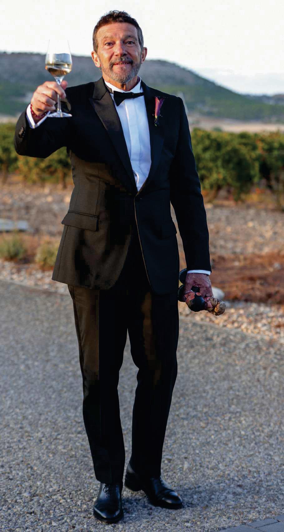 ANTONIO BANDERAS brinda por la boda de su hija Stella del Carmen: "¡Que me hagan abuelo!"