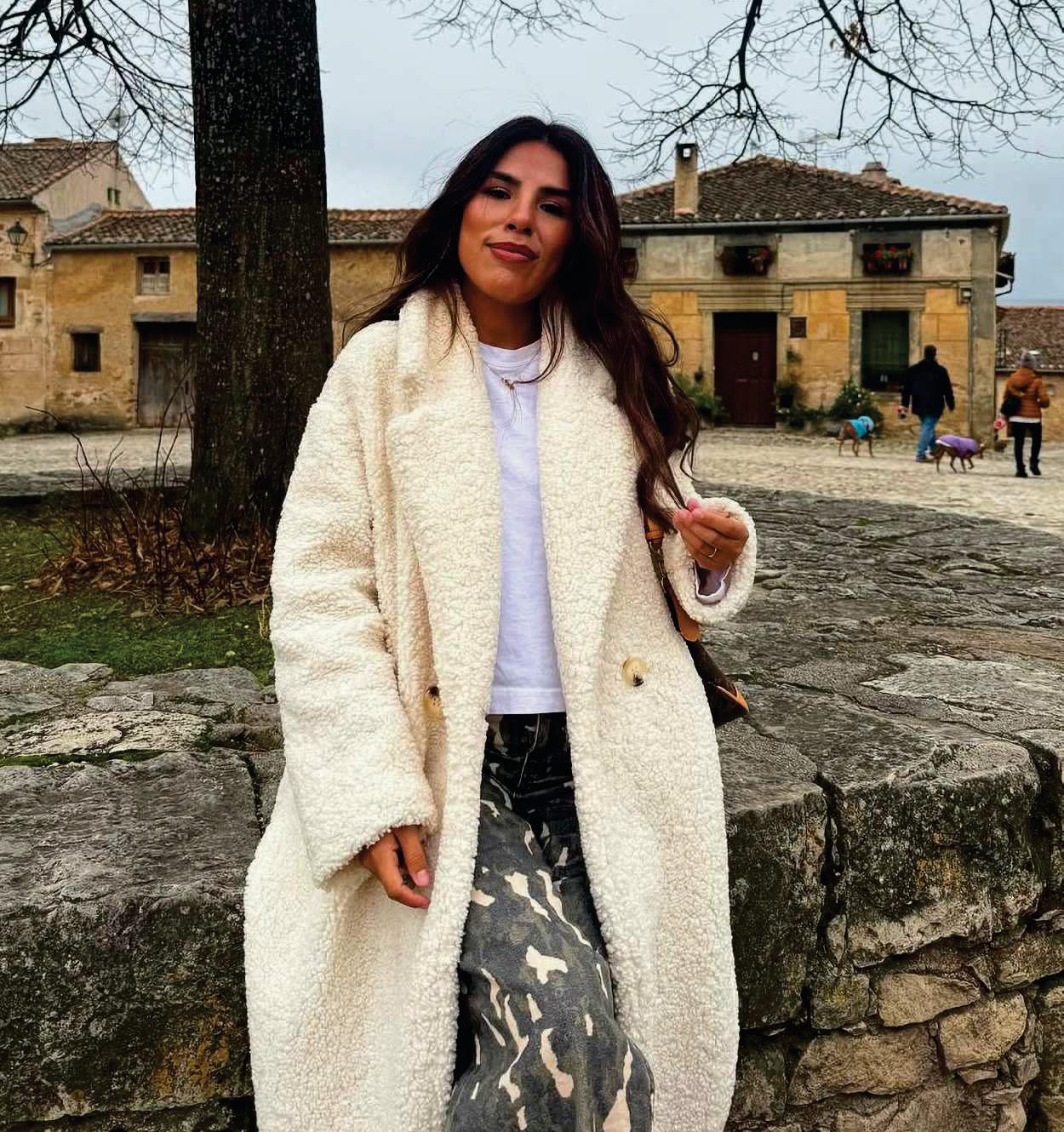 ISA PANTOJA se plantea perdonar a su hermano