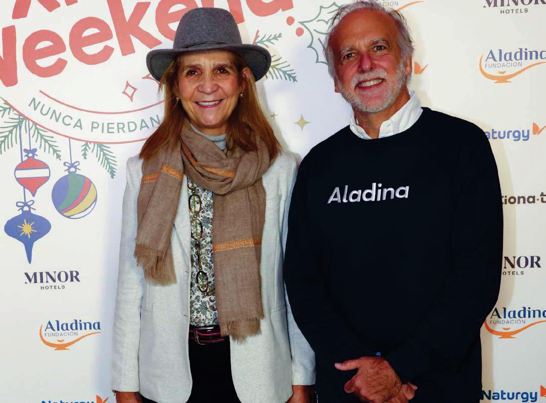 LA INFANTA ELENA visita el mercadillo solidario de Paco Arango