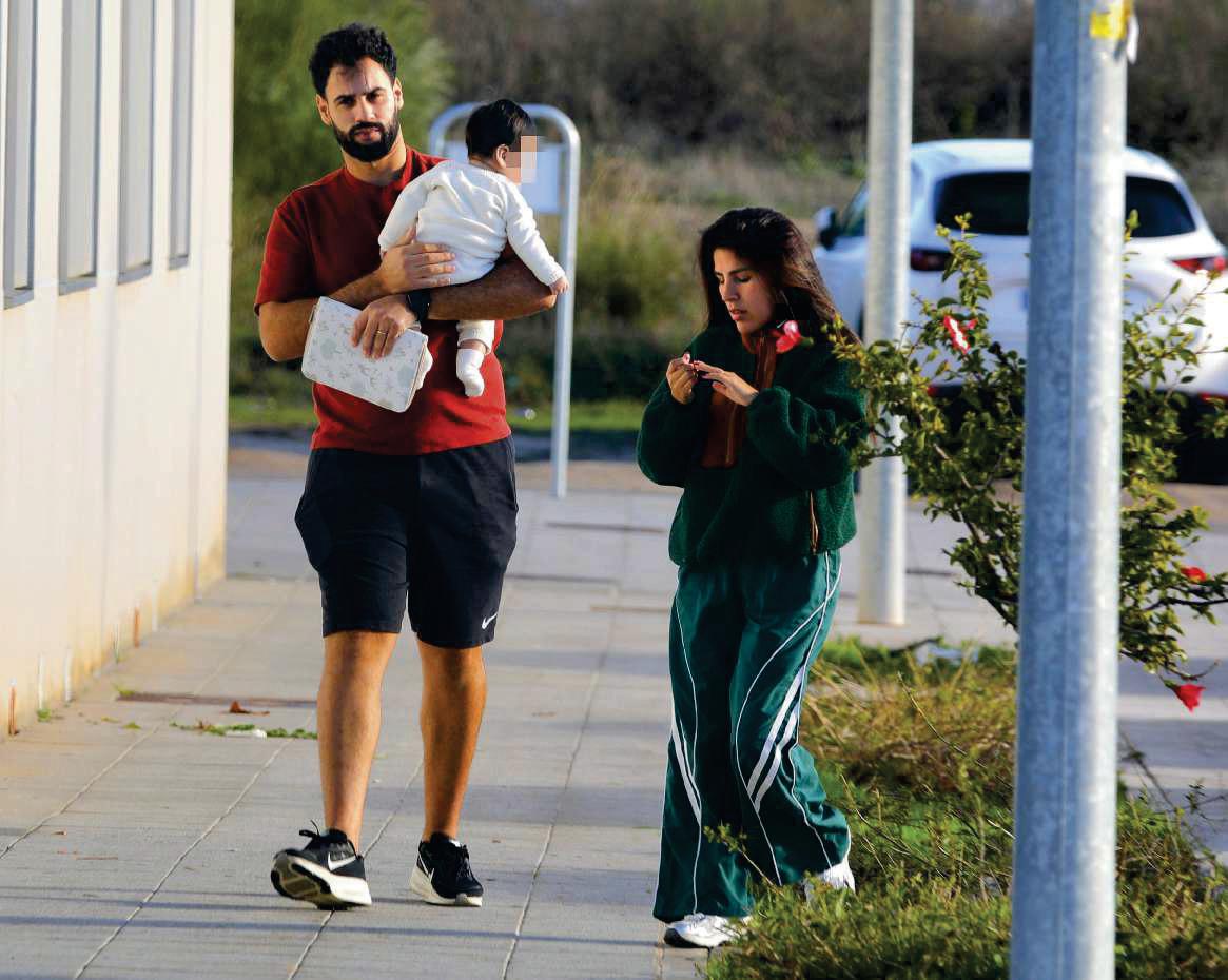 ISA PANTOJA y Asraf llevan a su hijo Cairo al médico