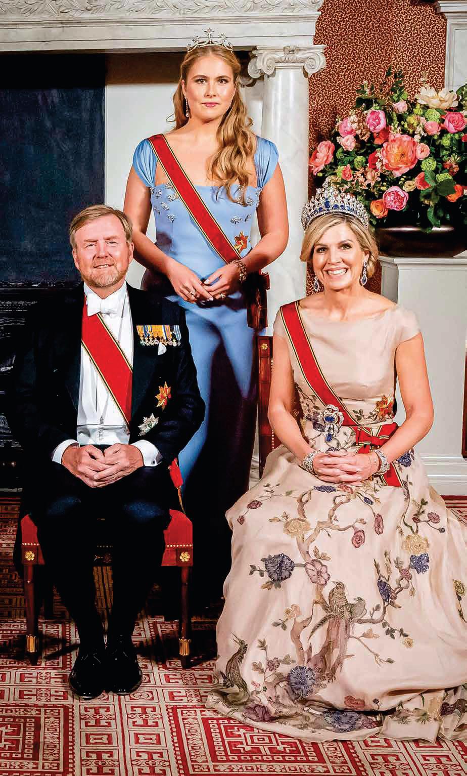 AMALIA DE PAÍSES BAJOS aprende el oficio de Máxima y Guillermo