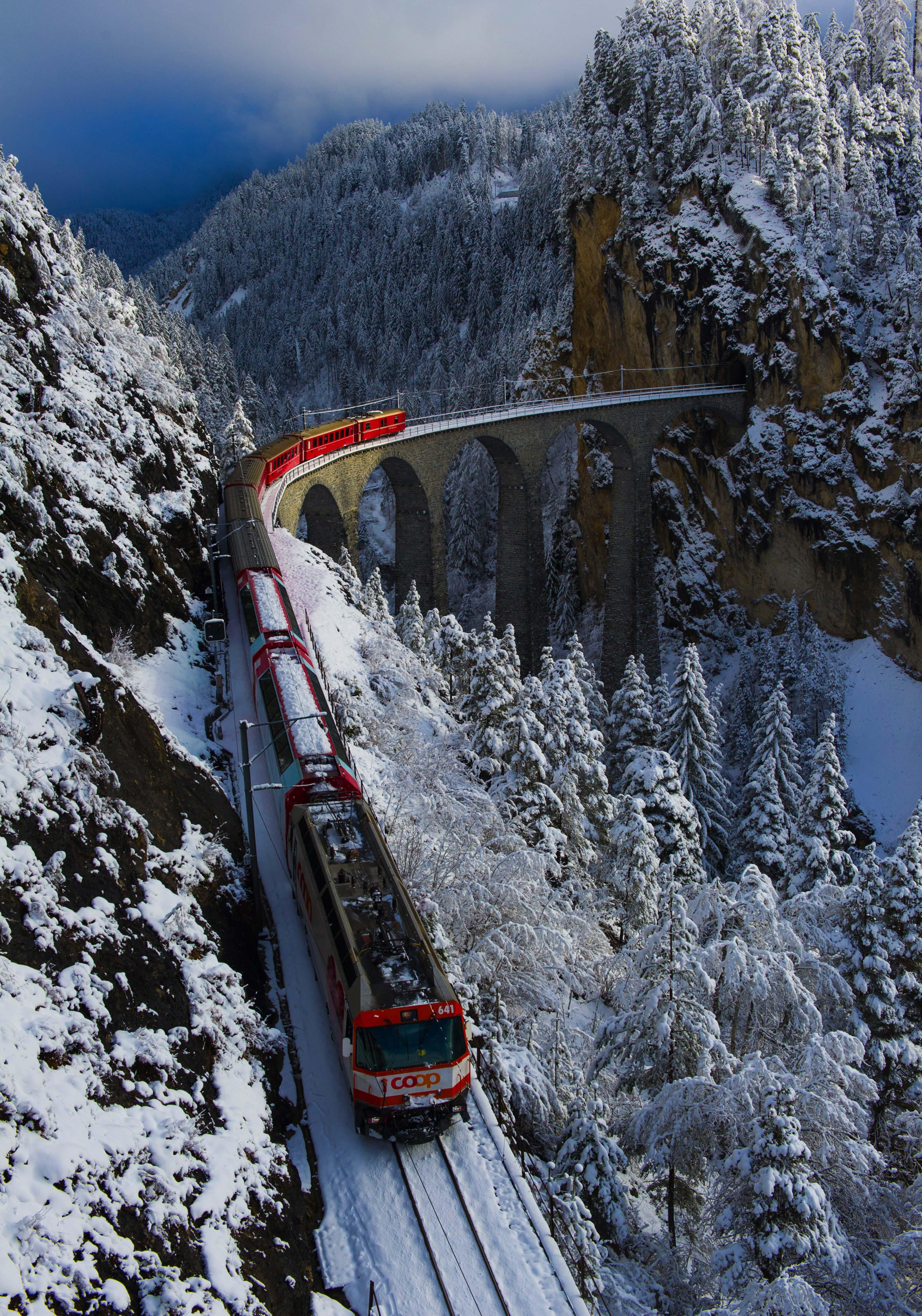 THE WORLD'S BEST TRAIN TRIPS