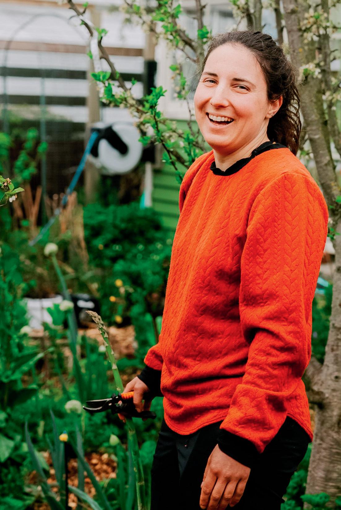 Self-sufficient Sonia 'MY BACKYARD'S A SUPERMARKET!'