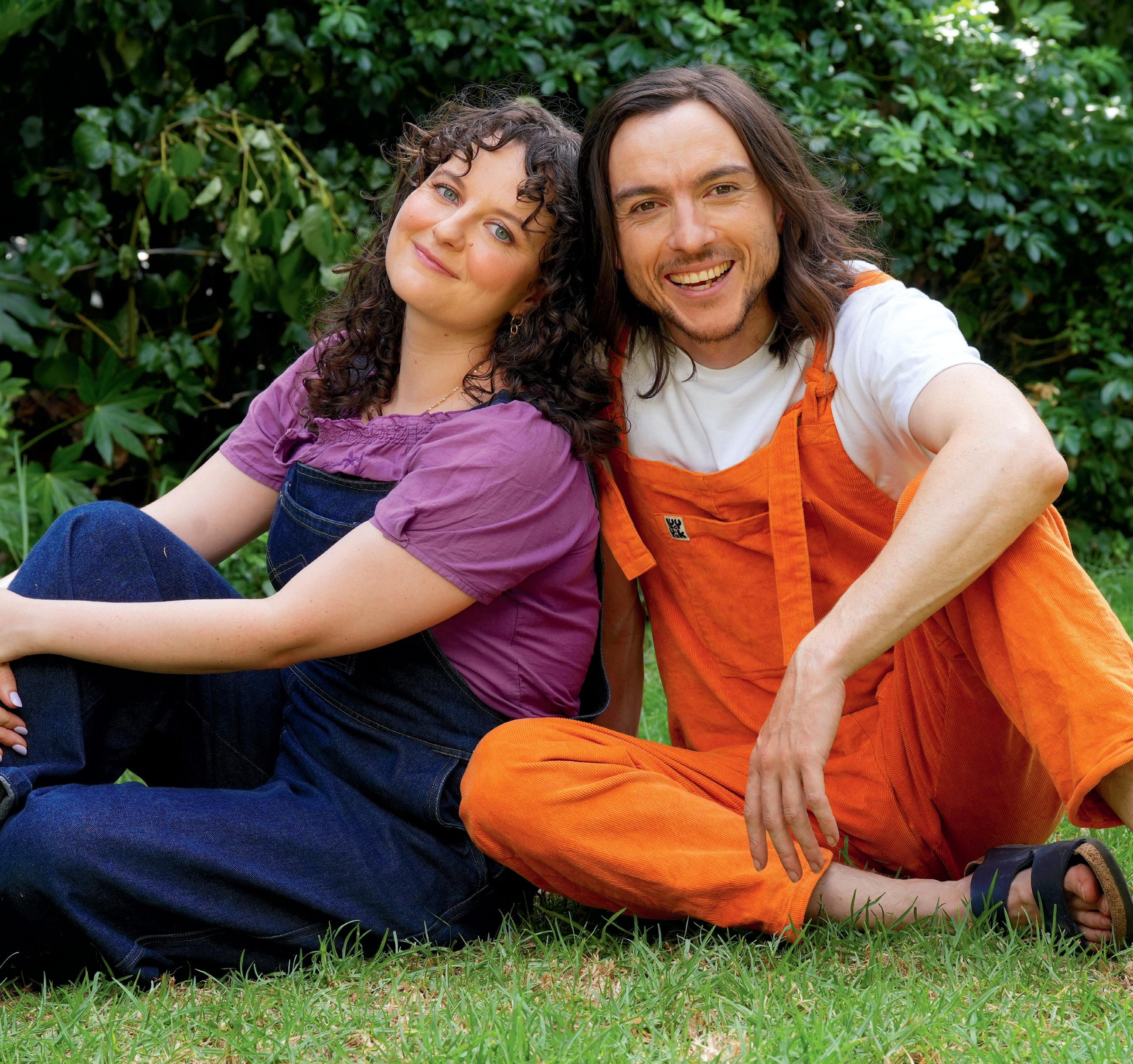STAR COUPLE ELLA & MILO'S DOUBLE ACT