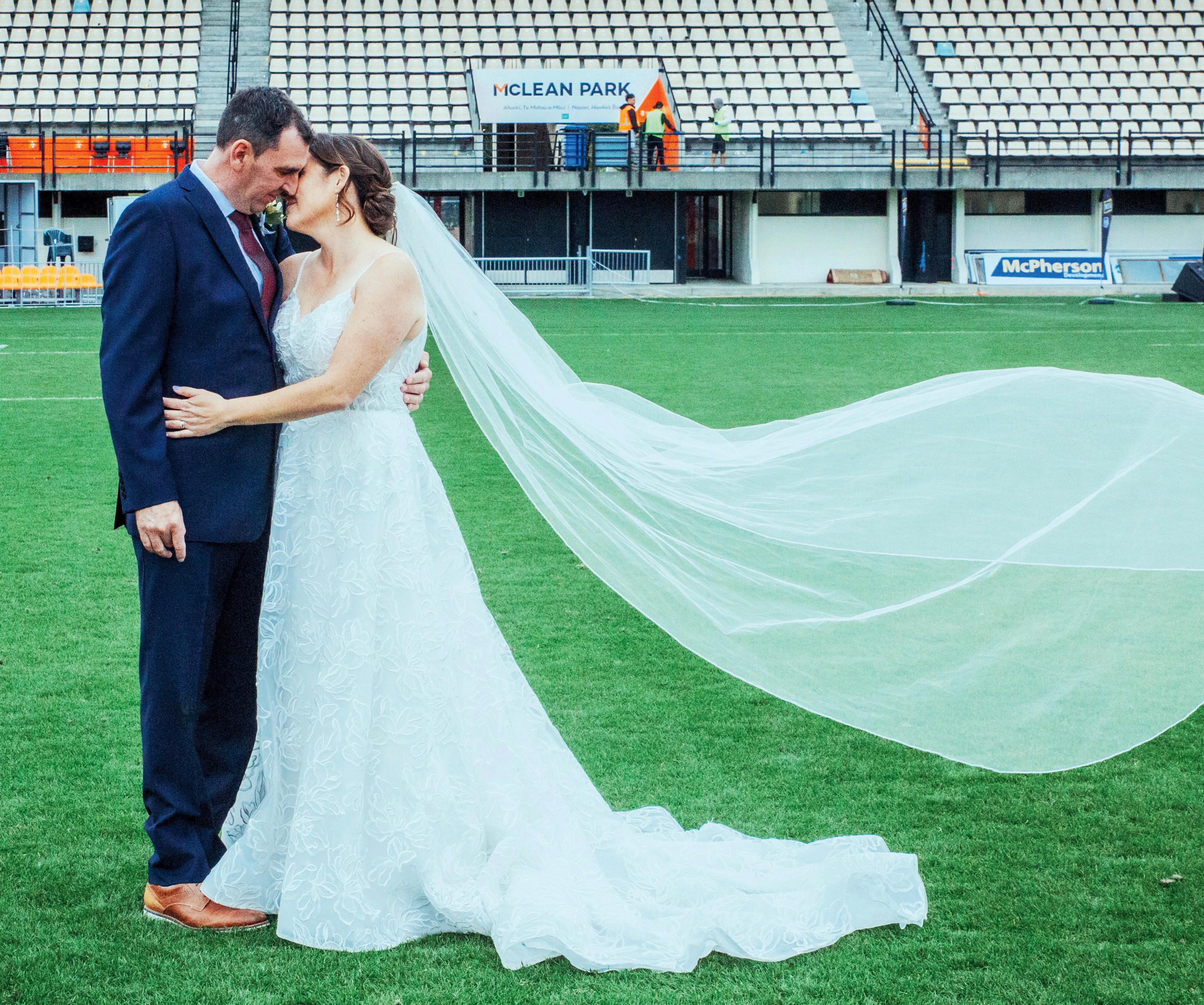 WE GOT HITCHED AT THE RUGBY!'