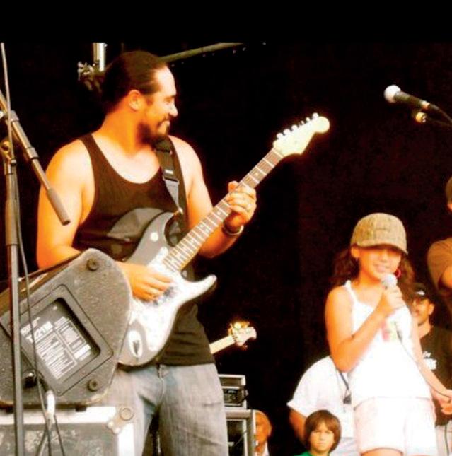 KATCHAFIRE SINGER'S GIRL TAKES CENTRE STAGE!