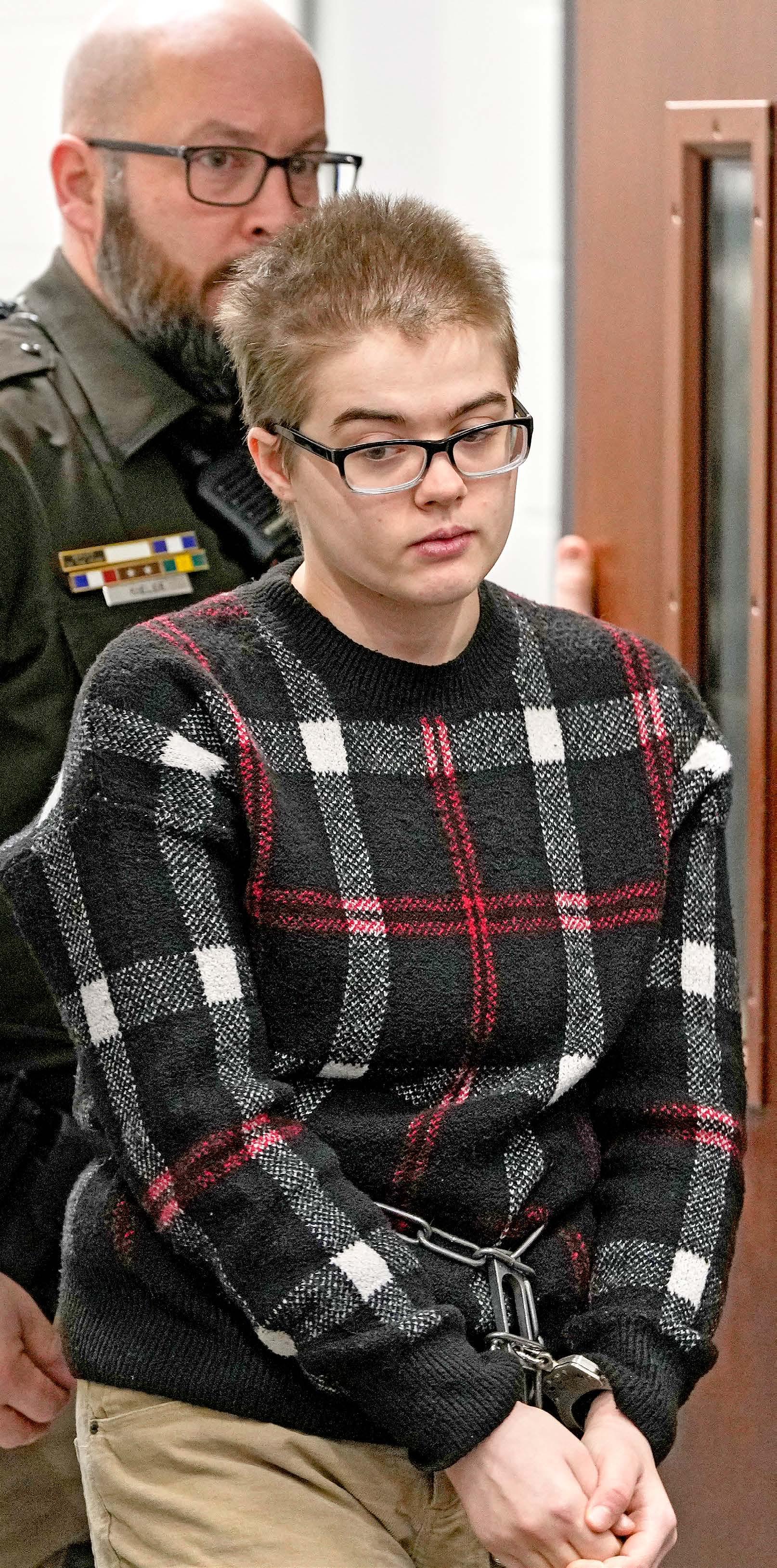 SLENDER MAN CASE STABBER SET FREE