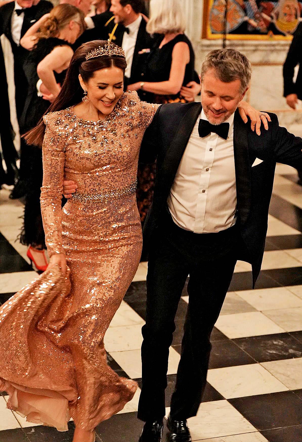 MARY & FRED HAVING a ball