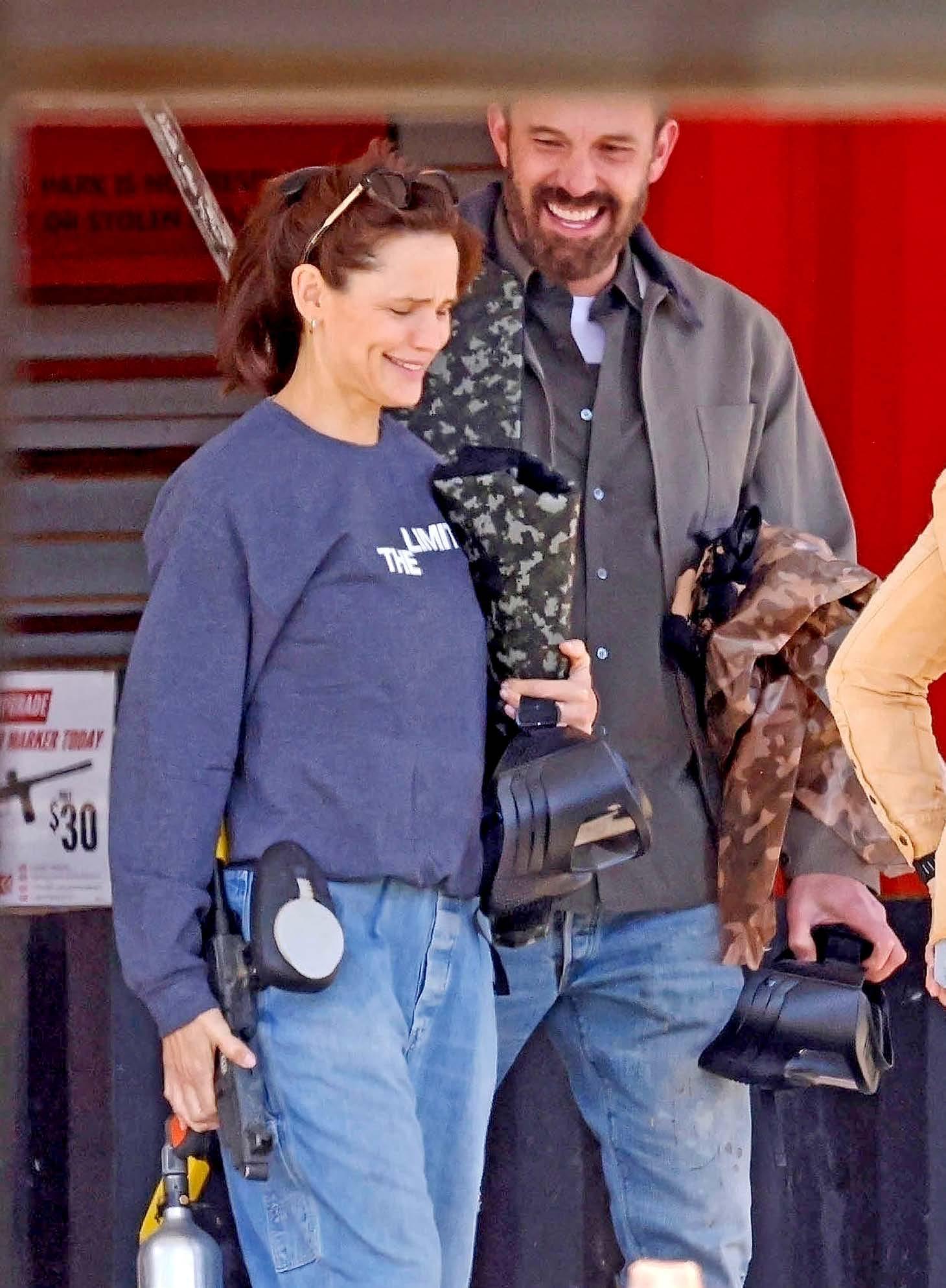 JENNIFER GARNER & BEN AFFLECK AT CLOSE RANGE
