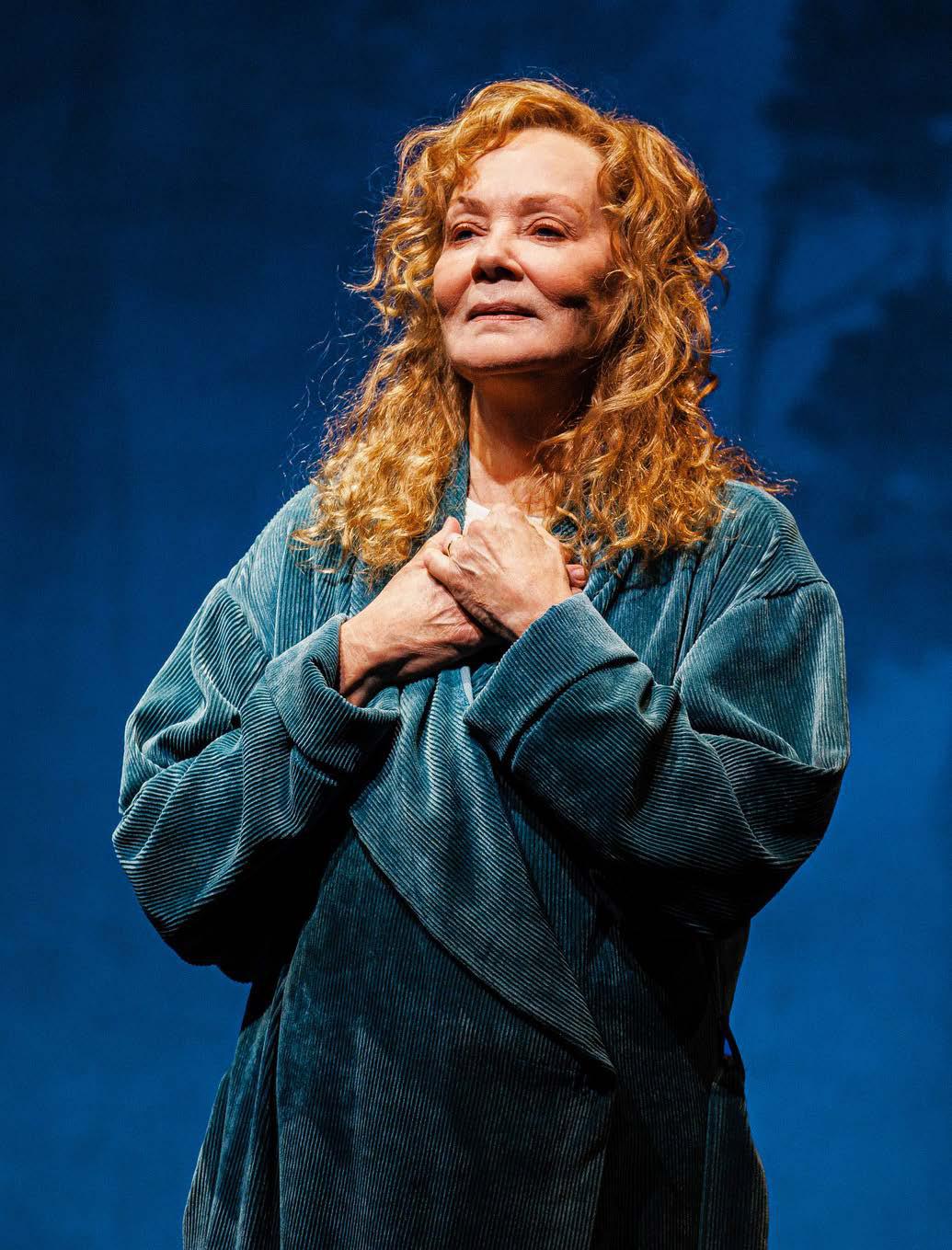 Jean Smart EARNING HER ENCORE