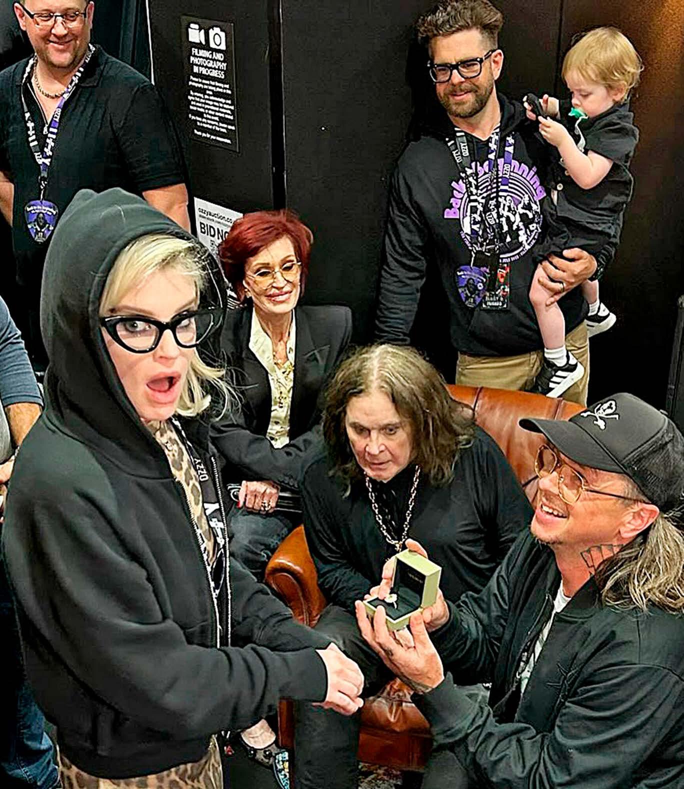 KELLY OSBOURNE SET TO WED