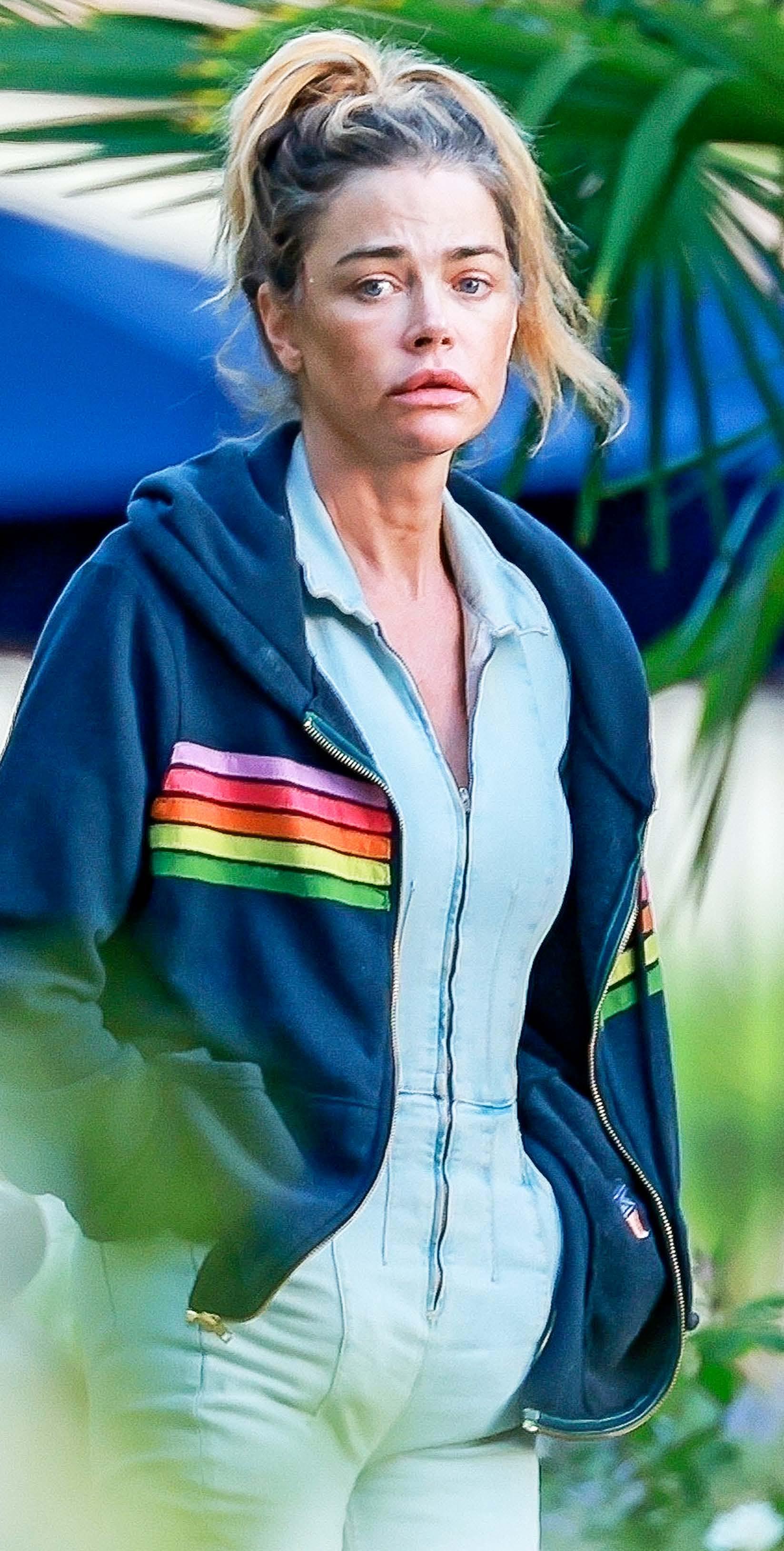 DENISE RICHARDS & AARON PHYPERS - DIVORCE DRAMA